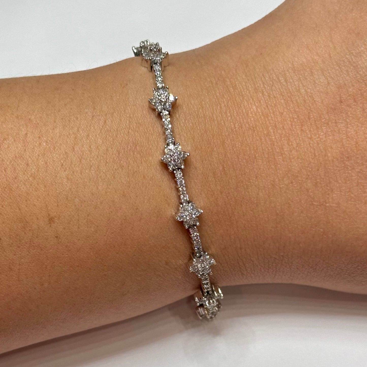 14k 3 1/2ctw Diamond Star Bracelet