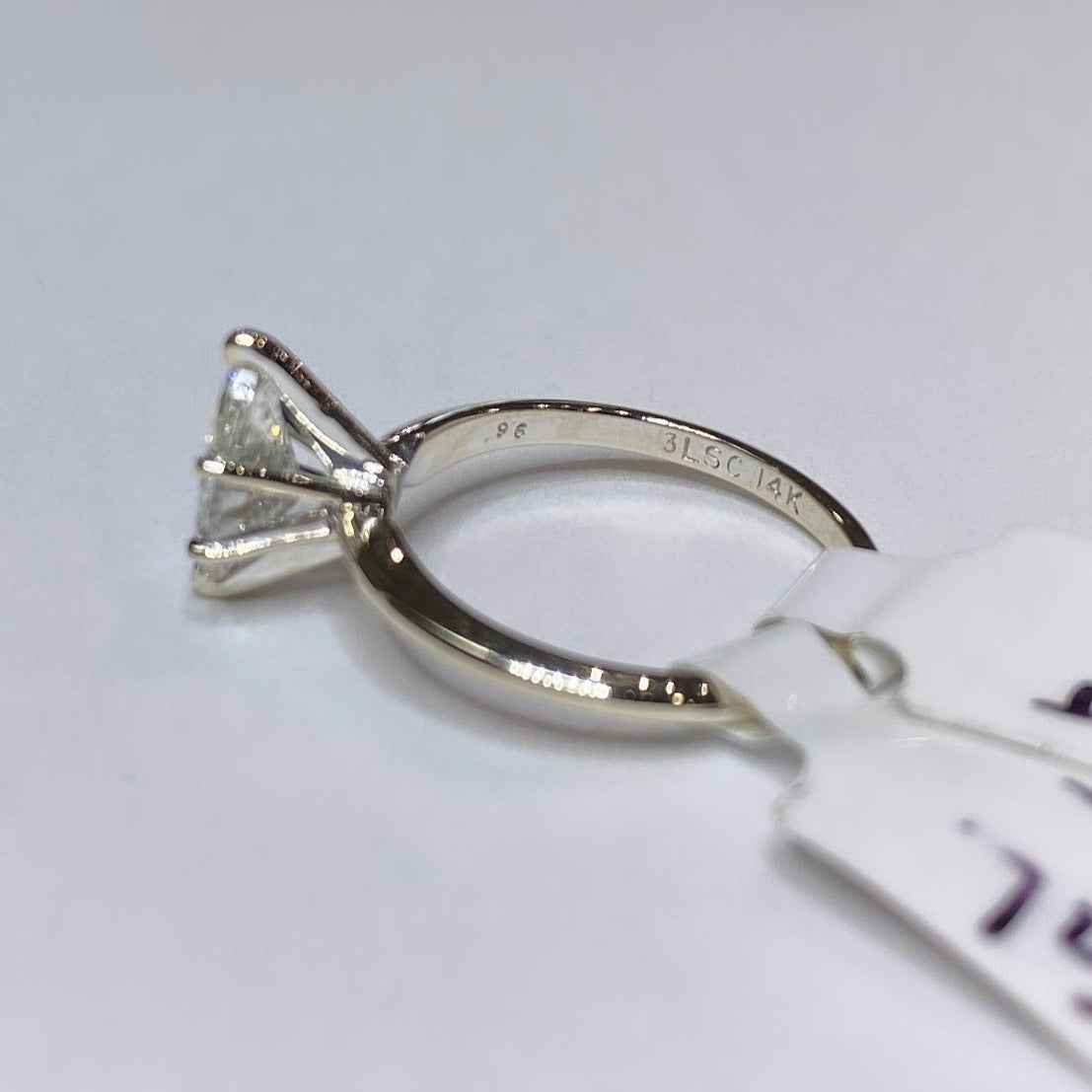 0.96ct Marquise Solitaire 14k