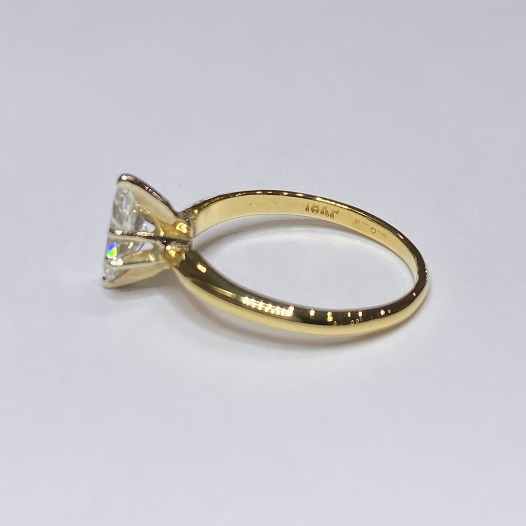1/2ct Marquise Classic Solitaire 18k
