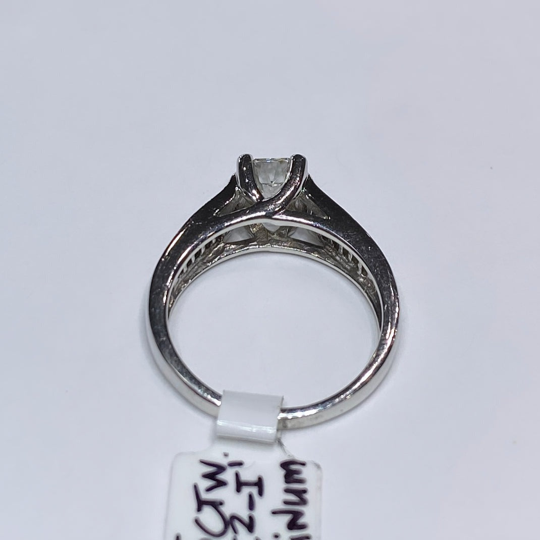 Platinum Radiant Cut W/Baguettes Ring