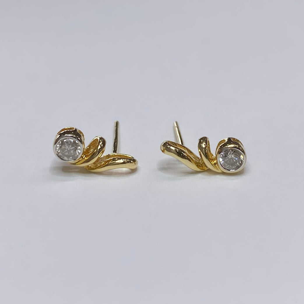 14k 1/6tcw Diamond Swirl Earrings