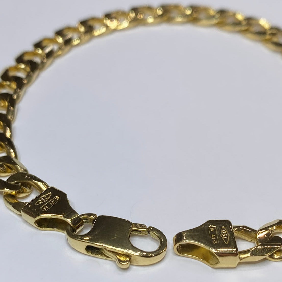 18k Curb Link Bracelet 6.7mm