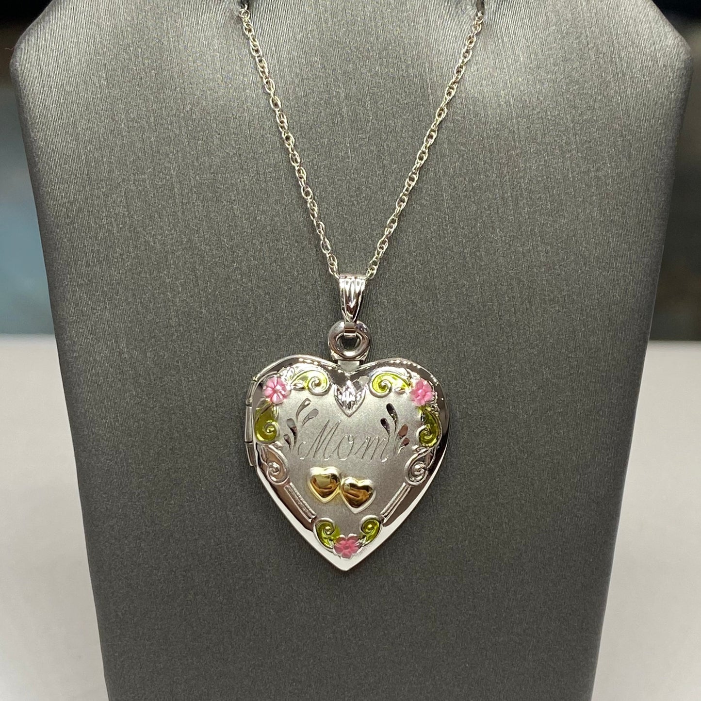 14k “Mom” Heart Locket