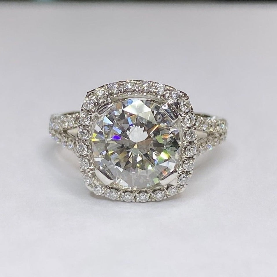 3.47ctw Round Diamond Halo 18k