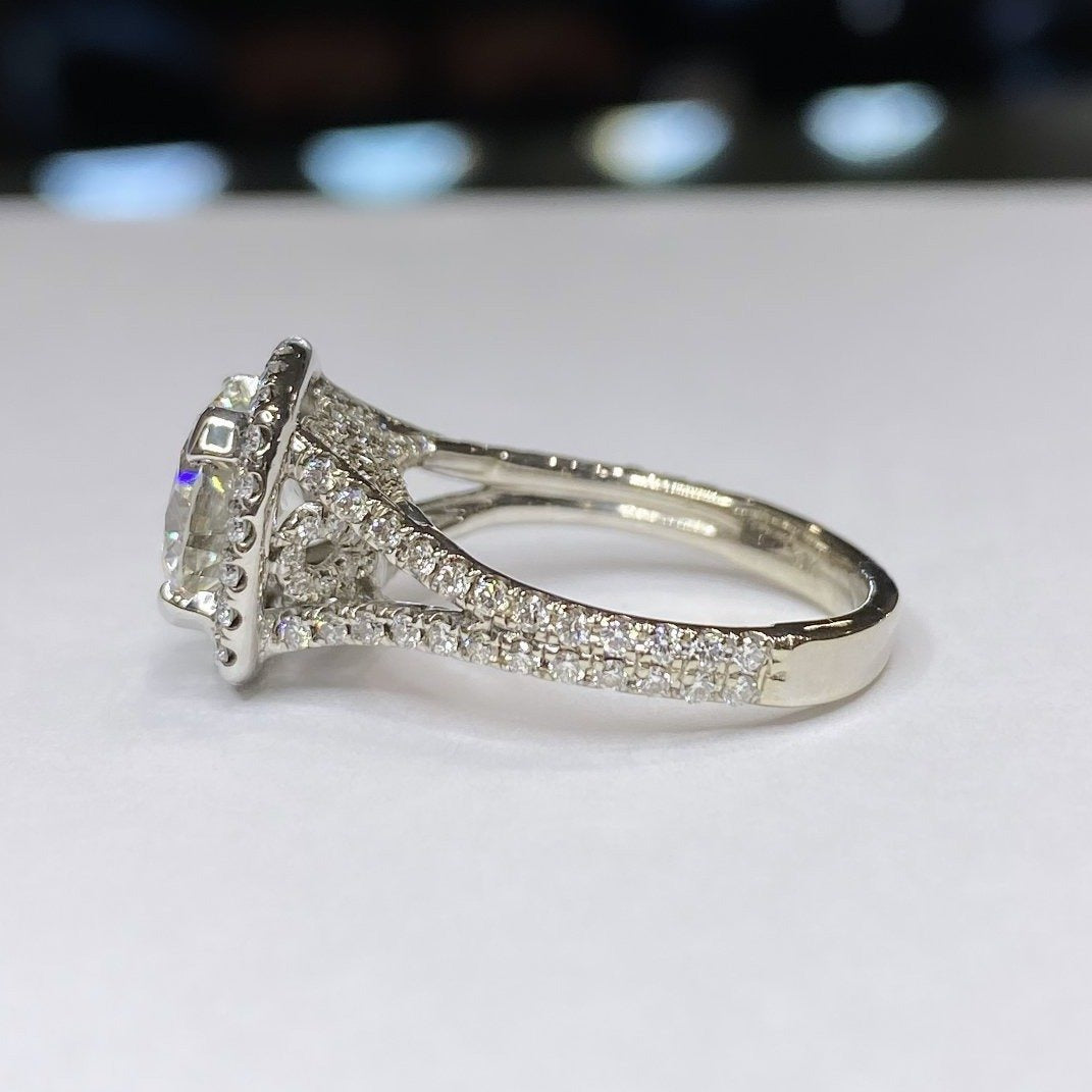 3.47ctw Round Diamond Halo 18k