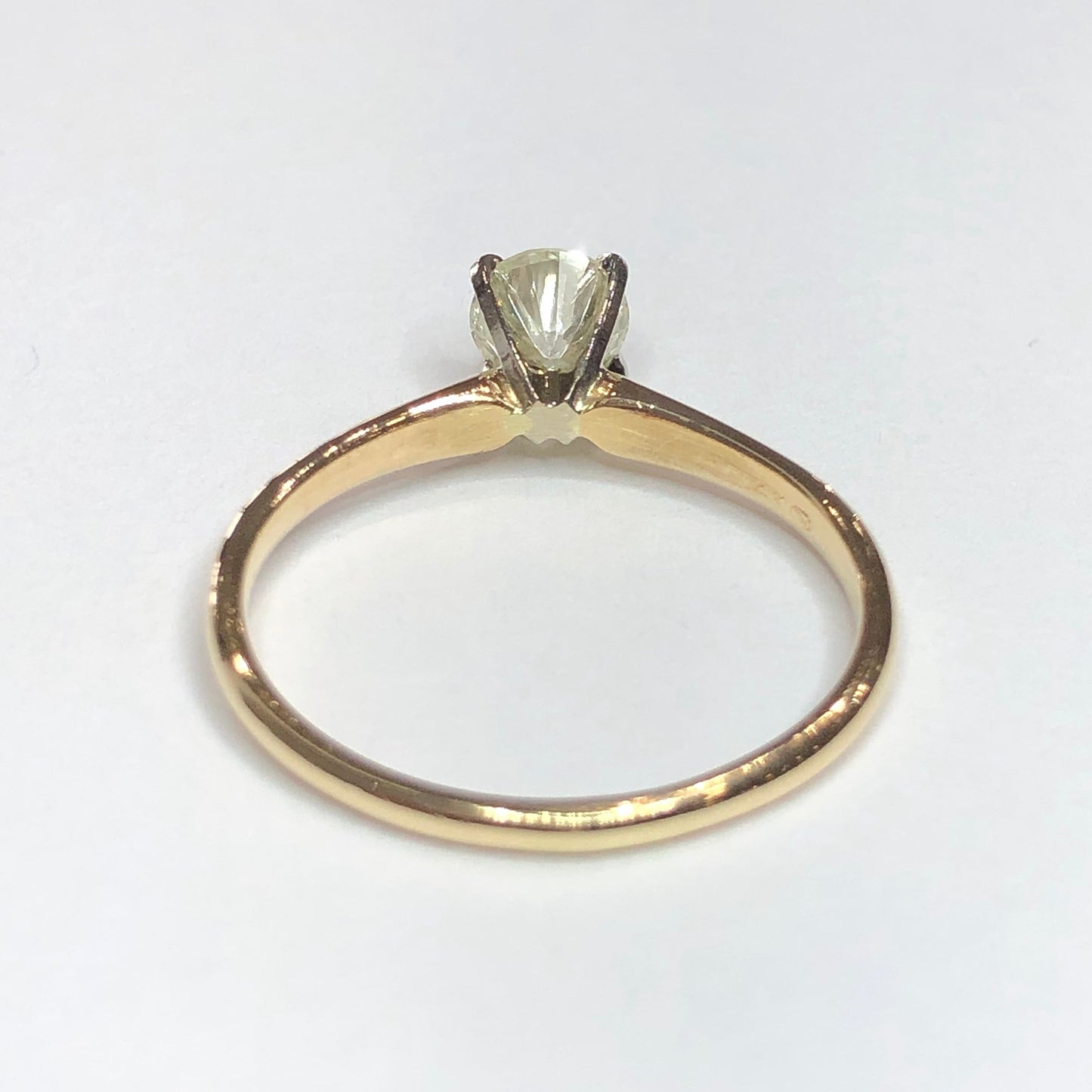 14k Round Brilliant Solitaire Ring
