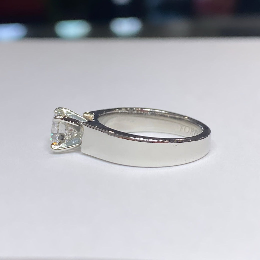 1ct G.I.A. Certified Round Brilliant Solitaire