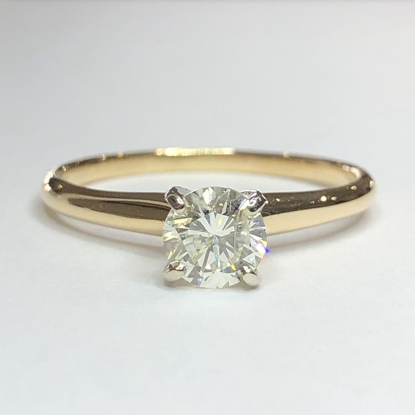14k Round Brilliant Solitaire Ring