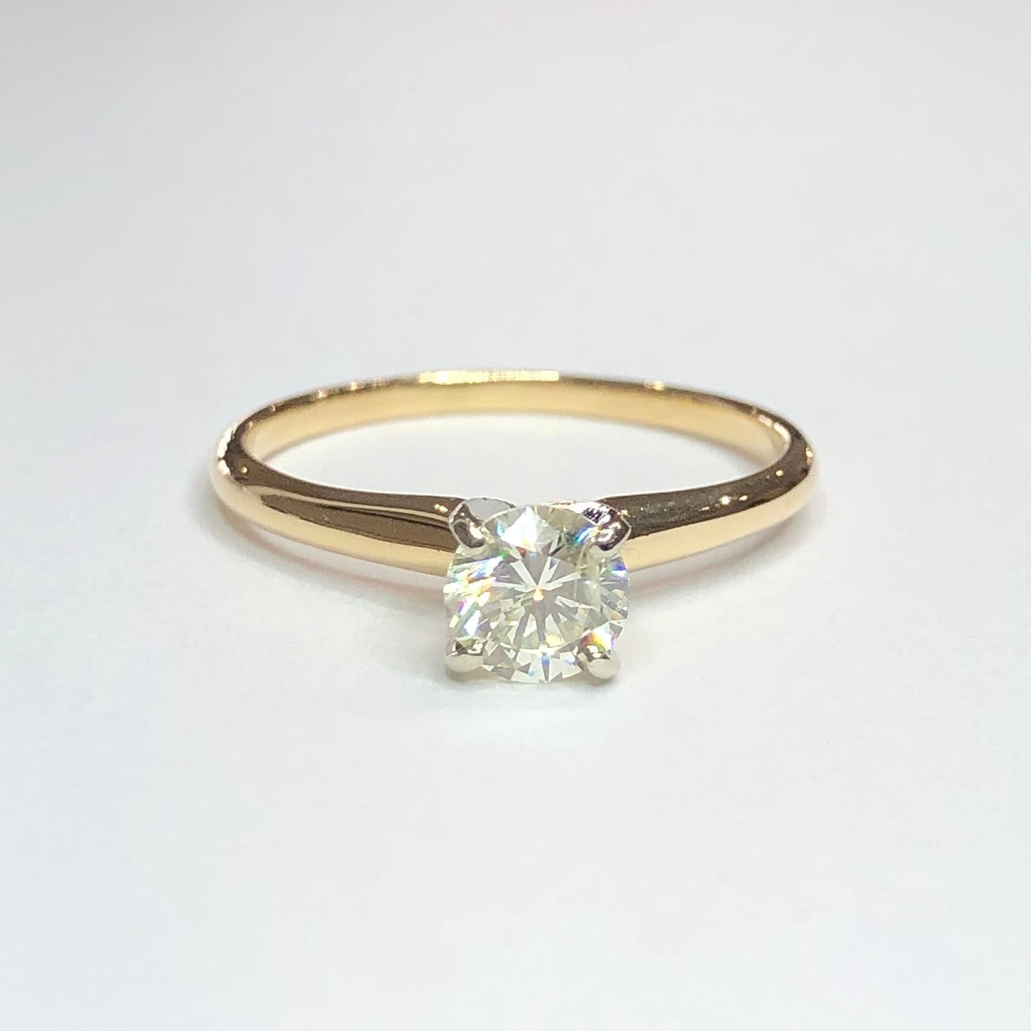 14k Round Brilliant Solitaire Ring