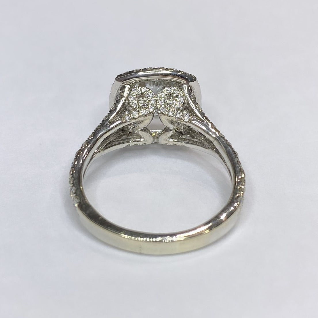 3.47ctw Round Diamond Halo 18k