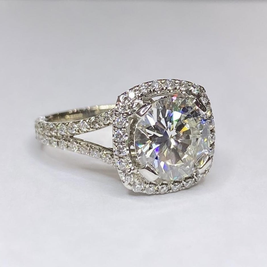 3.47ctw Round Diamond Halo 18k