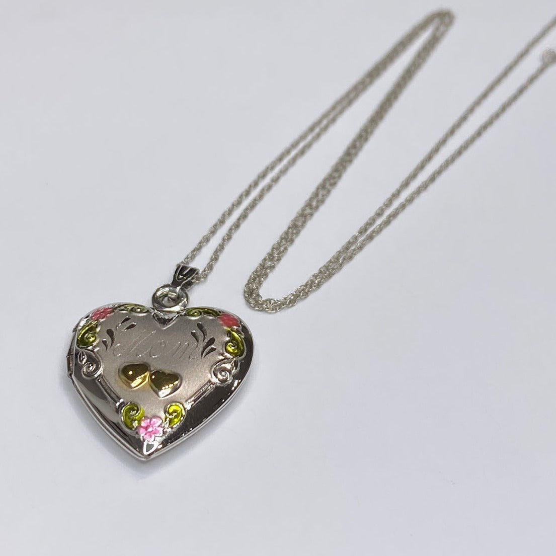 14k “Mom” Heart Locket