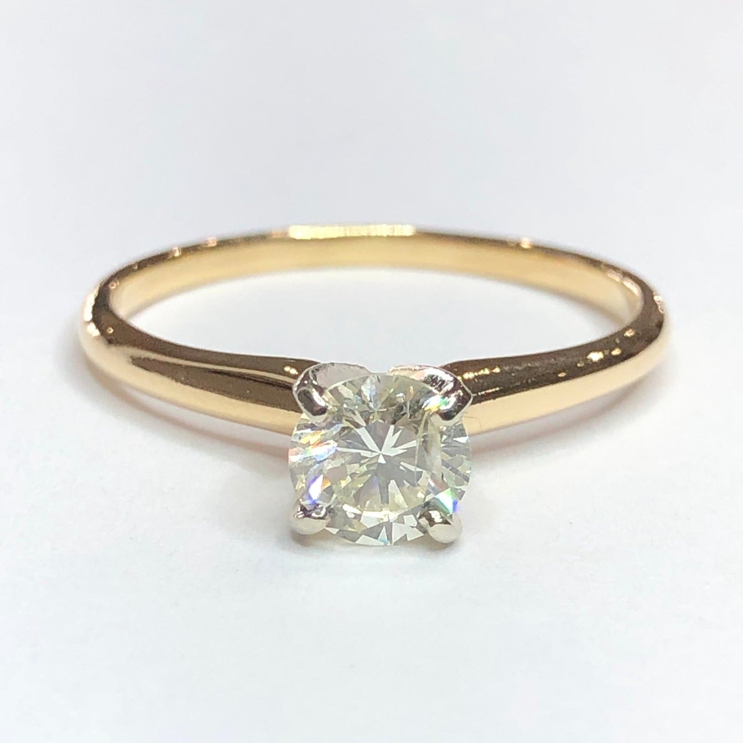 14k Round Brilliant Solitaire Ring