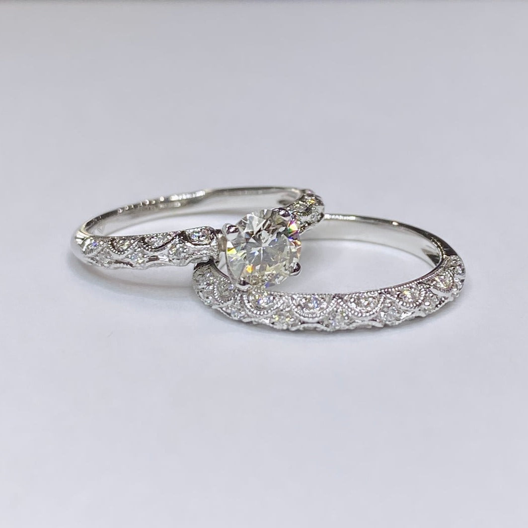 18k Round Brilliant Milgrain Dome Bridal Set