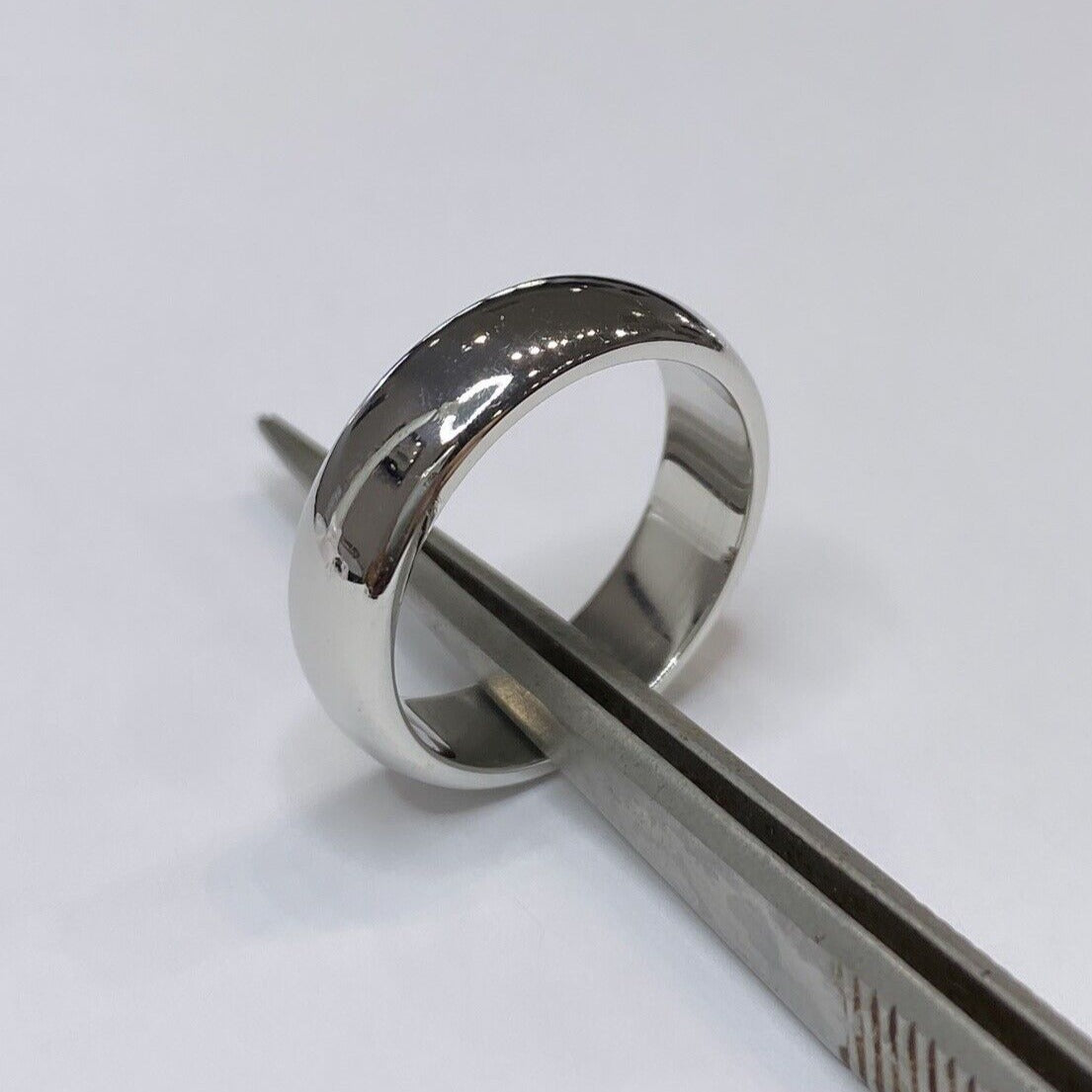 T & Co. Platinum Wedding Band